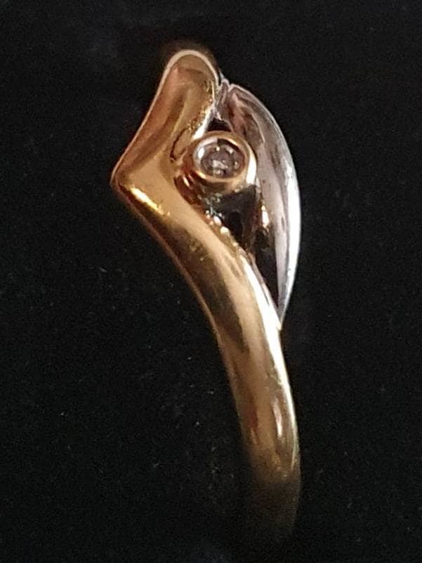 750 Gold Ring 18K Vollmaterial 16 Mm Mit Kleinem Steinen Gebraucht von SecretLumber