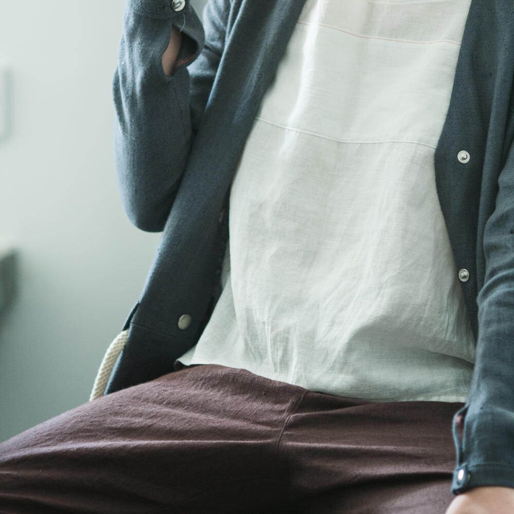 Leinen Pyjamas Set Schokoladenhose, Weißes Hemd & Morgenmantel von SecretsAndThings