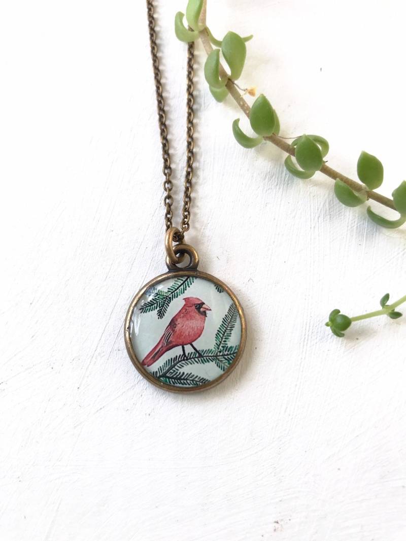 Cardinal Art Anhänger Halskette, Messing-Oxid-Finish von SeedandSky