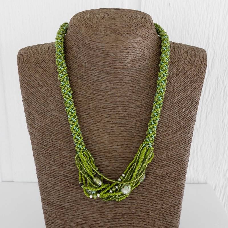 Beginnen Sie Mit Einer Grünen Halskette Im Boho-stil, Um Ihren Eigenen Look Zu Kreieren. Alles Geht Beginnen Sie Mit Einer Grünen Halskette Im Boho-stil, Um Ihren Eigenen Look Zu Kreieren. Alles Geht von SeedlingDesigns