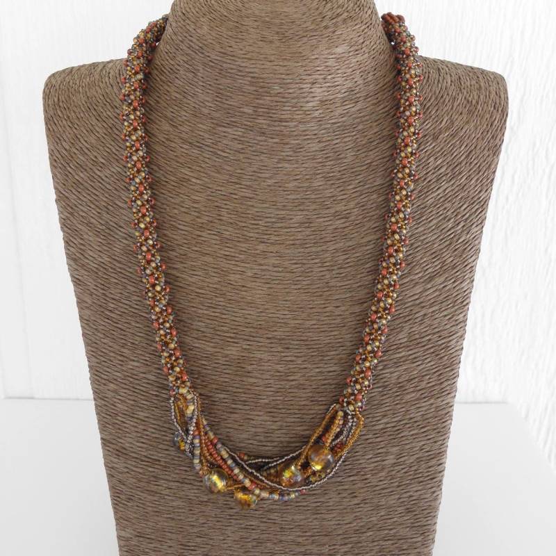 Beginnen Sie Mit Einer Rost Perlen Boho Styled Halskette, Um Ihren Eigenen Look Zu Kreieren. Alles Geht Beginnen Sie Mit Einer Rost Perlen Boho Styled Halskette, Um Ihren Eigenen Look Zu Kreieren. Alles Geht von SeedlingDesigns