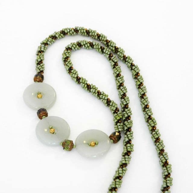 Handgemachte Perlenkette Olivegrüne Rocailles, Aventurin, Glas Handgemachte Perlenkette Olivegrüne Rocailles, Aventurin, Glas von SeedlingDesigns