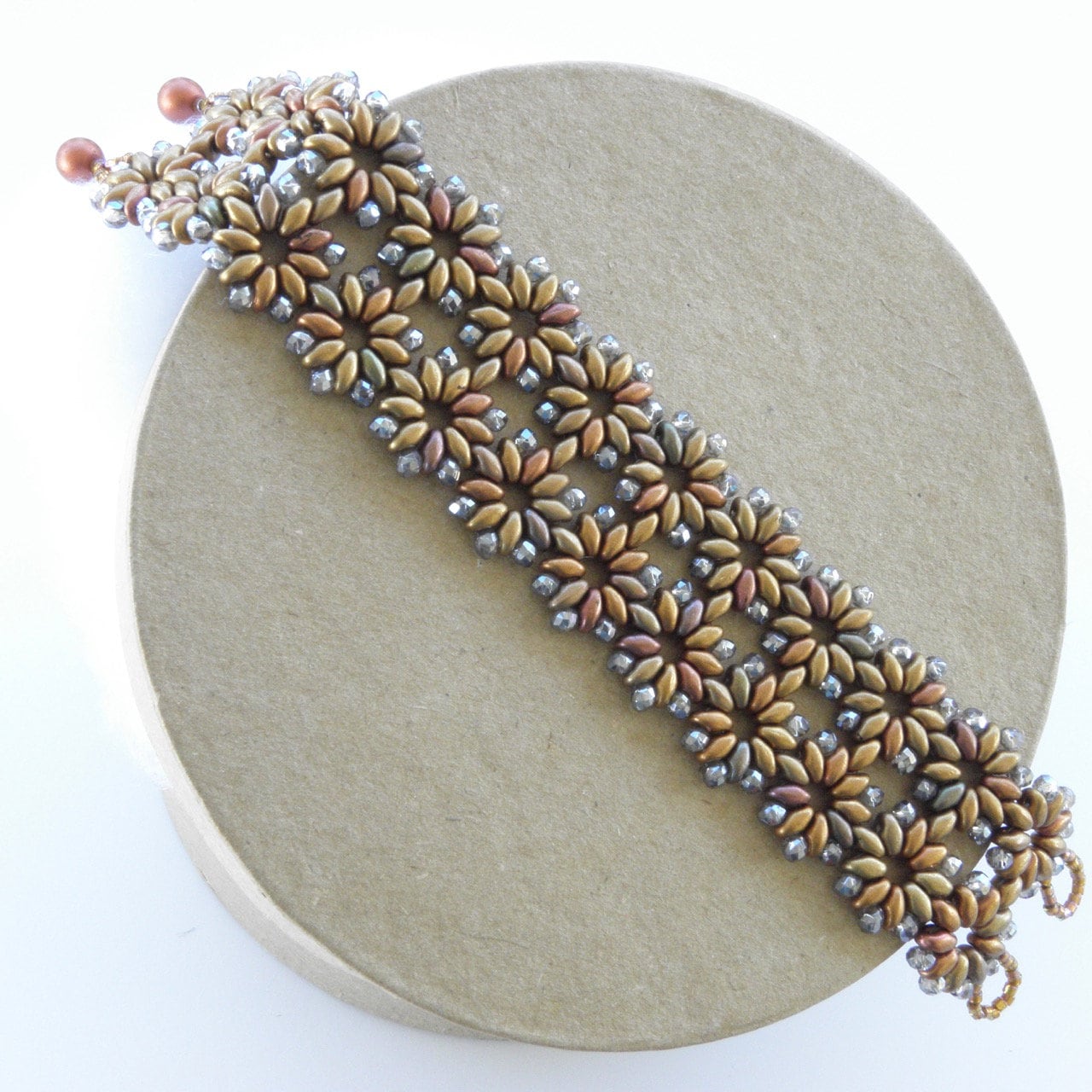 Handgemachtes Perlenarmband Vintage Armspange Mit Kupferflora Handgemachtes Perlenarmband Vintage Armspange Mit Kupferflora von SeedlingDesigns