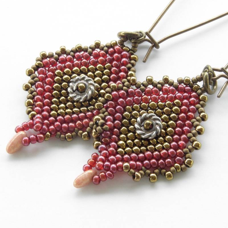 Perlengefädelte Ohrringe Rosa Diamant Perlenschmuck Perlengefädelte Ohrringe Rosa Diamant Perlenschmuck von SeedlingDesigns