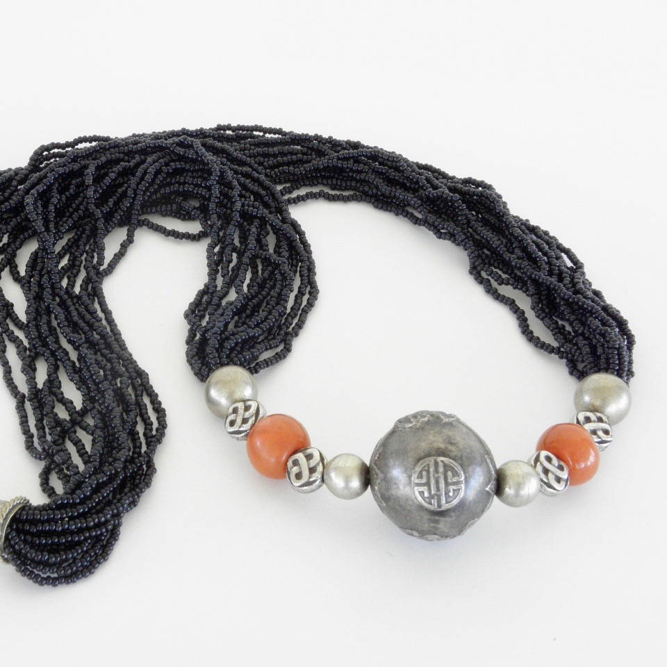 Schwarze Samen Perlenkette Silber Drache Akzent, Östlicher Stil Schwarze Samen Perlenkette Silber Drache Akzent, Östlicher Stil von SeedlingDesigns