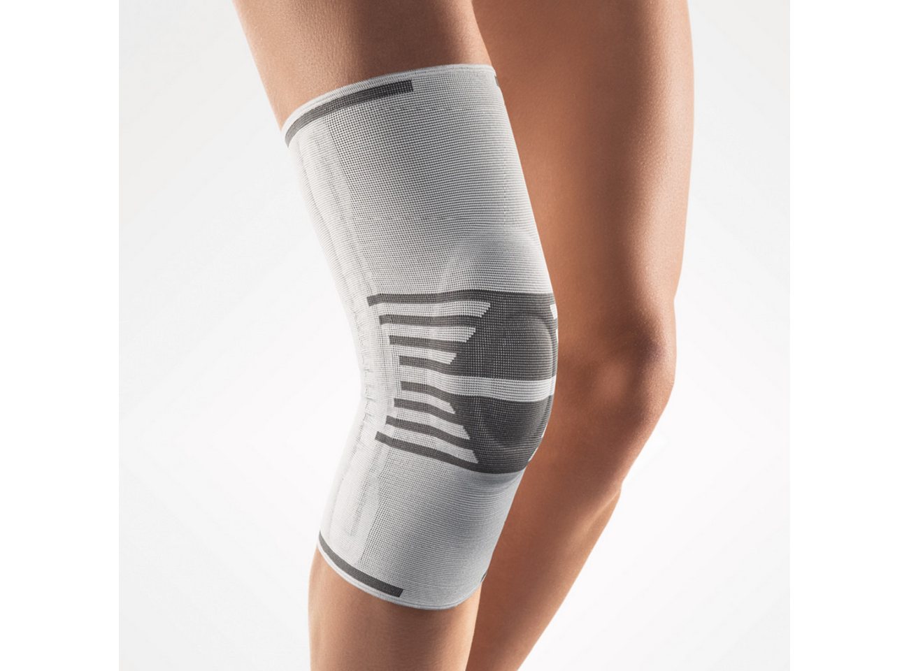 Seeger Gesundheitshaus Kniebandage Seeger Activemed Kniebandage, Silber, Größe 4+ von Seeger Gesundheitshaus