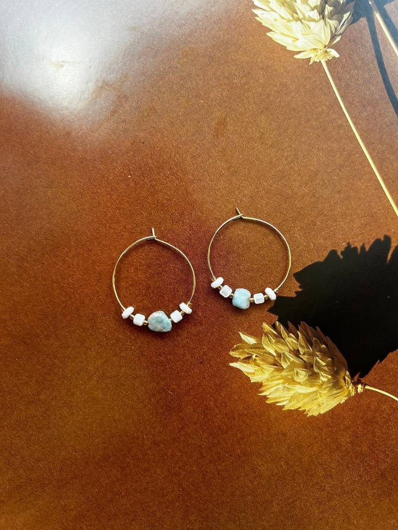 Ohrringe Creolen Mit Einem Mix Aus Larimar, Perlmutt Und Quartz von SeelenfreundShop