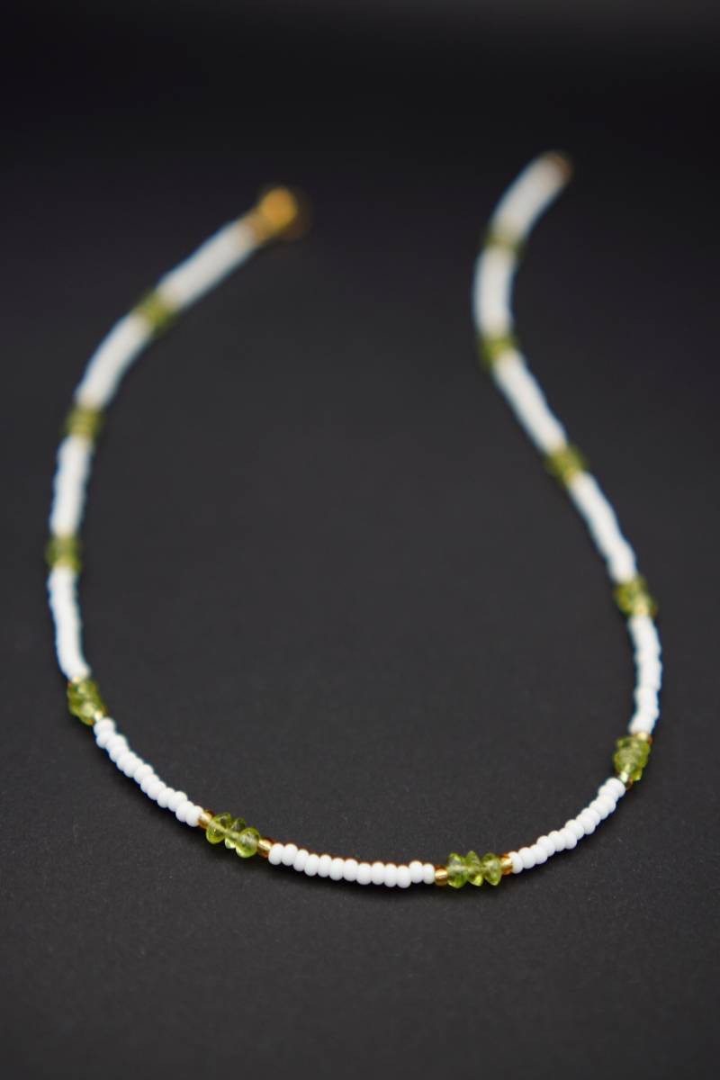 Zarte Edelsteinkette Mit Peridot Zarte Edelsteinkette Mit Peridot von SeelenfreundShop