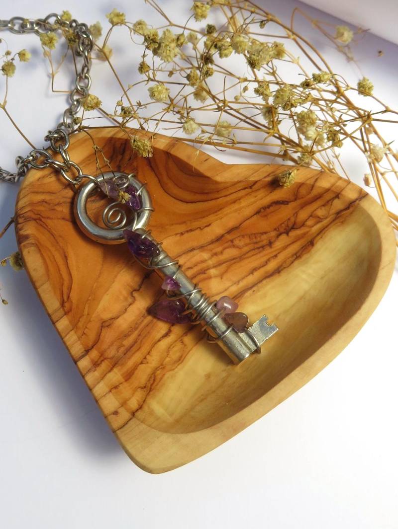Schlüsselkette Mit Amethyst Halskette Silber Anhänger Spiritueller Schmuck, Handgemacht, Hexen Schmuck Fantasy Kette Lila von SeelenfunkenDE