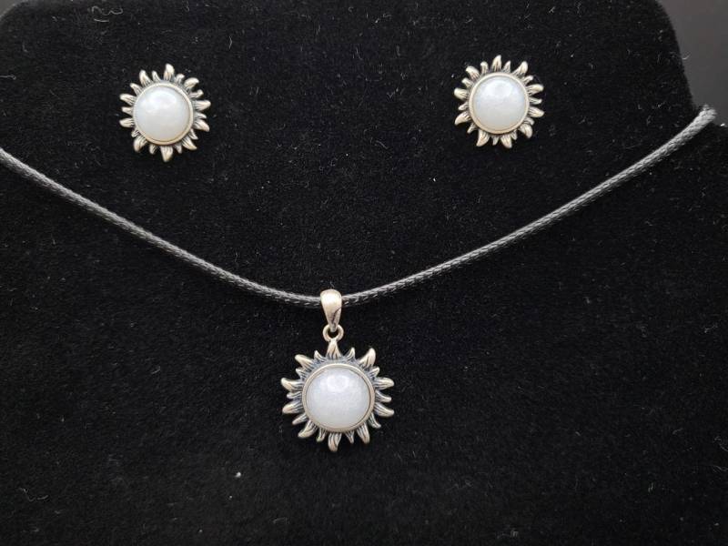 Trachten Schmuck Set in Weiß - Handgemachte Harz Und 925 Silber Ohrringe Anhänger, Oktoberfest, Wiesn, Geschenk, Damen Trachtenschmuck von SeelenharzHahn