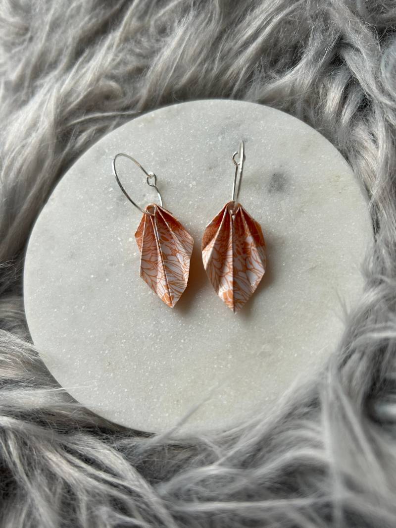 Ohrringe Aus Papier | Origami Creole Orange Weiß Mini von Seemannsanker