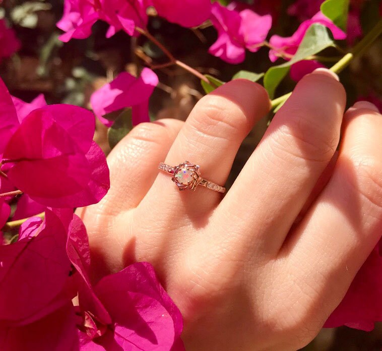 Rose Gold Opal Verlobungsringe Ehering Einzigartige Verlobungsring Natürliche Ringe Für Frauen Blume von SegalJewelry