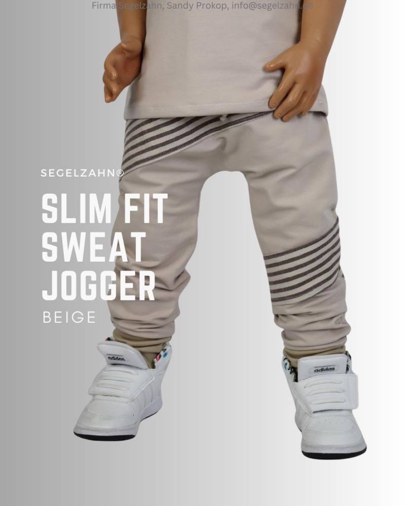 Slim Fit Sweat Hose Kinder Beige Moms Sweathose Unisex Schlicht Neutral Segelzahn Kleidung Jungen Mädchen Kind Baby Jogginghose Kinderhose von Segelzahn