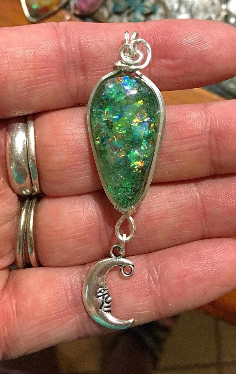 Draht Gewickelt Anhänger, Silberdraht Gewickelt, Halbmond Charm, Mond Boho Halskette, Witchy Halskette Draht Gewickelt Anhänger, Silberdraht Gewickelt, Halbmond Charm, Mond Boho Halskette, Witchy Halskette von SehraMoone