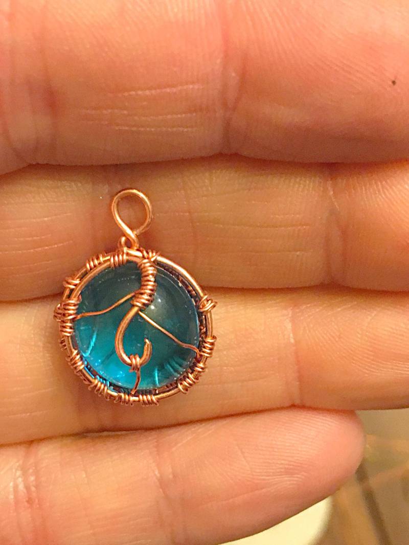 Draht Gewickelt Anhänger, Vintage Teal Blau Glasstein, Kupferdraht Boho Schmuck von SehraMoone