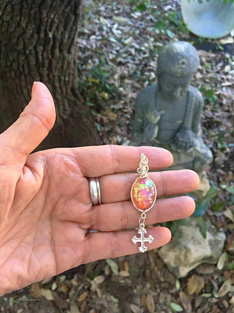 Draht Gewickelter Faux Feueropal Mit Kreuzanhänger, Silberdraht Gewickelt, Feueropal, Kreuzanhänger Draht Gewickelter Faux Feueropal Mit Kreuzanhänger, Silberdraht Gewickelt, Feueropal, Kreuzanhänger von SehraMoone