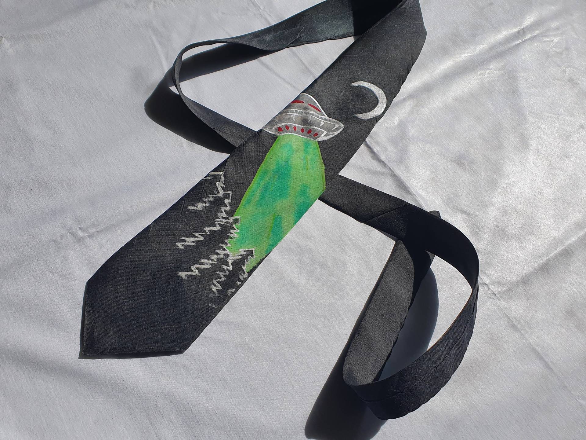 Handbemalte Seidenkrawatte - "I Want To Believe" Geschenk Für Akte X-Fans Und Nerds von SeidenArt