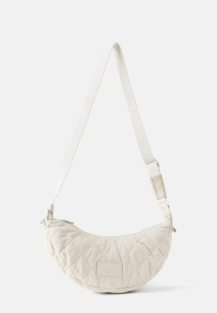 Seidenfelt - Handtasche Mit Reißversc Hetta Halfmoon Bag Buttermilk Offwhite von Seidenfelt