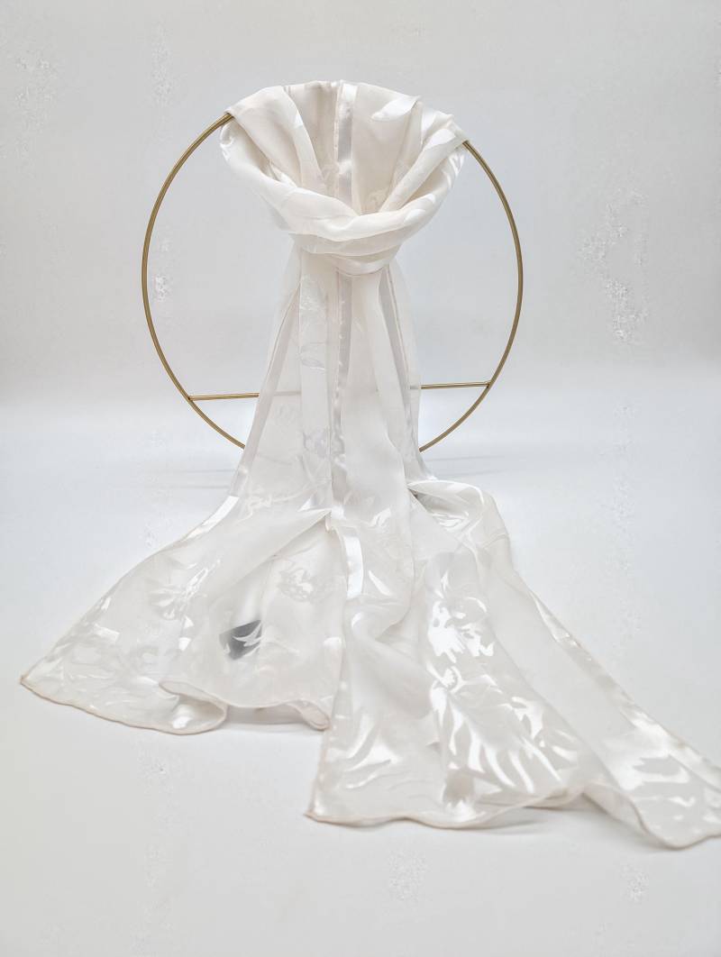 Damen Seidenschal Mit Floralem Ausbrenner-Muster Aus Viskose Und Seide - 155cm X 34cm von Seidenstuebchen