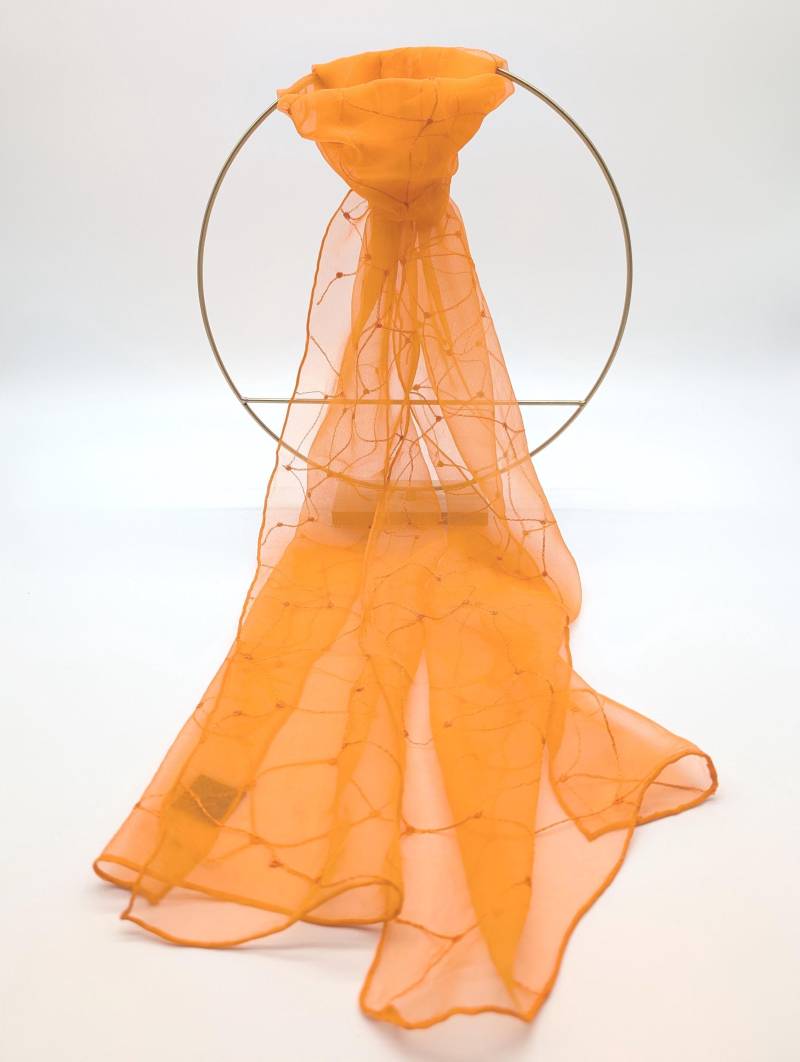 Zarter Chiffonschal Mit Verspielter Netzmuster-stickerei - 100% Seide 151x32 cm von Seidenstuebchen