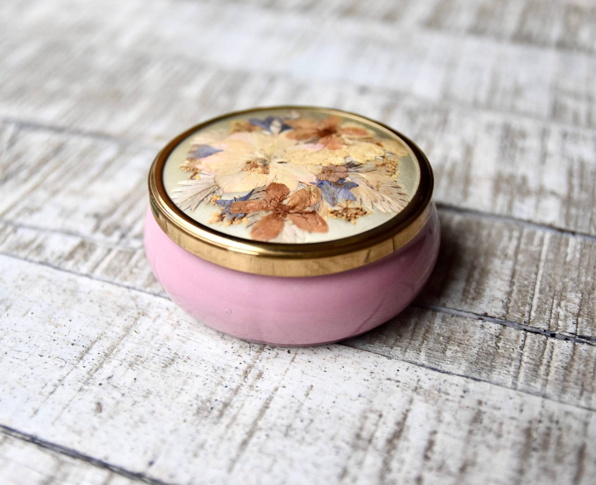 Vintage Schmuckschatulle Gepresste Blumen Box Porzellan von SekulidisAntiques