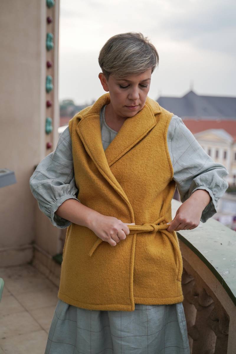 Wolle Frauen Weste, Winter Ärmellose Jacke, Weste Mit Gürtel, Gekochte Taschen Graue von SelanaClothing