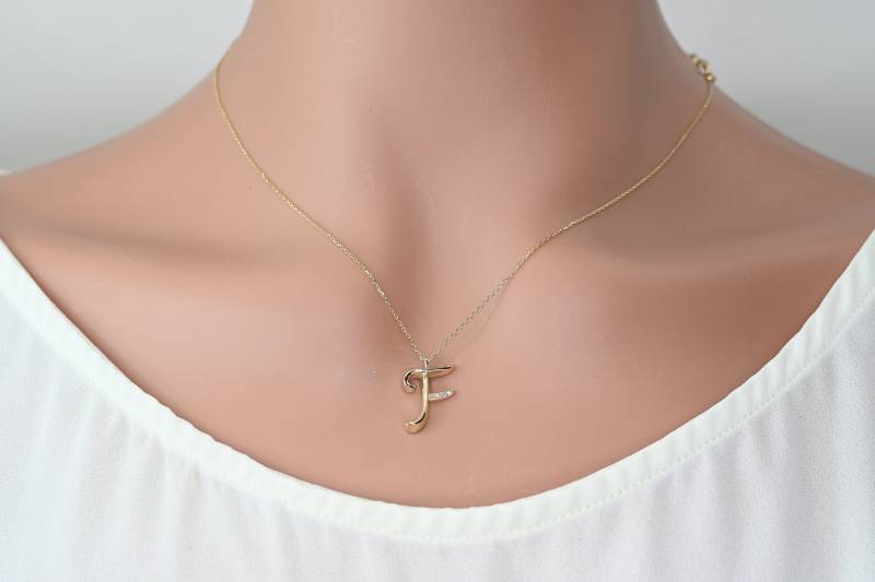 Buchstabe F Aus Moissanit Initialen Halskette von SelanicaFineJewelry