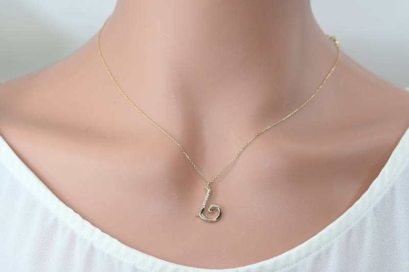 Buchstabe L Moissanit Anhänger Handgemachte Initial Halskette von SelanicaFineJewelry