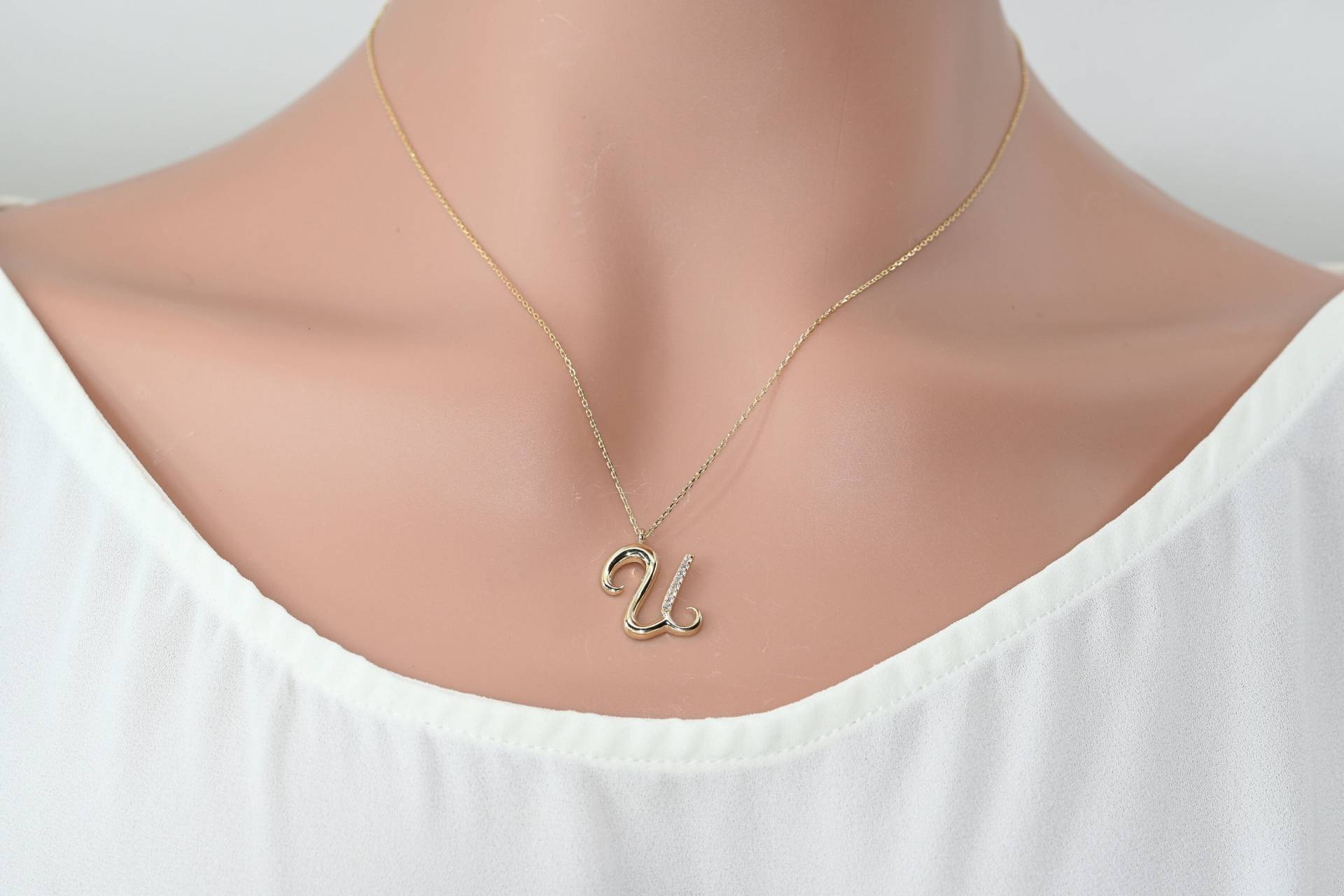 14K Solid Gold Buchstabe U Moissanite Halskette/Echtes Einzigartiges Design Initial Anhänger Handgemachter Feiner Schmuck Alle Buchstaben Verfügbar von SelanicaFineJewelry