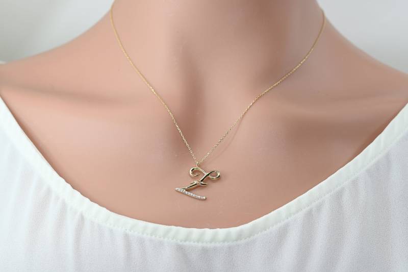 Solid Gold Buchstabe Z Halskette Moissanite Initial Anhänger, Handgefertigt von SelanicaFineJewelry