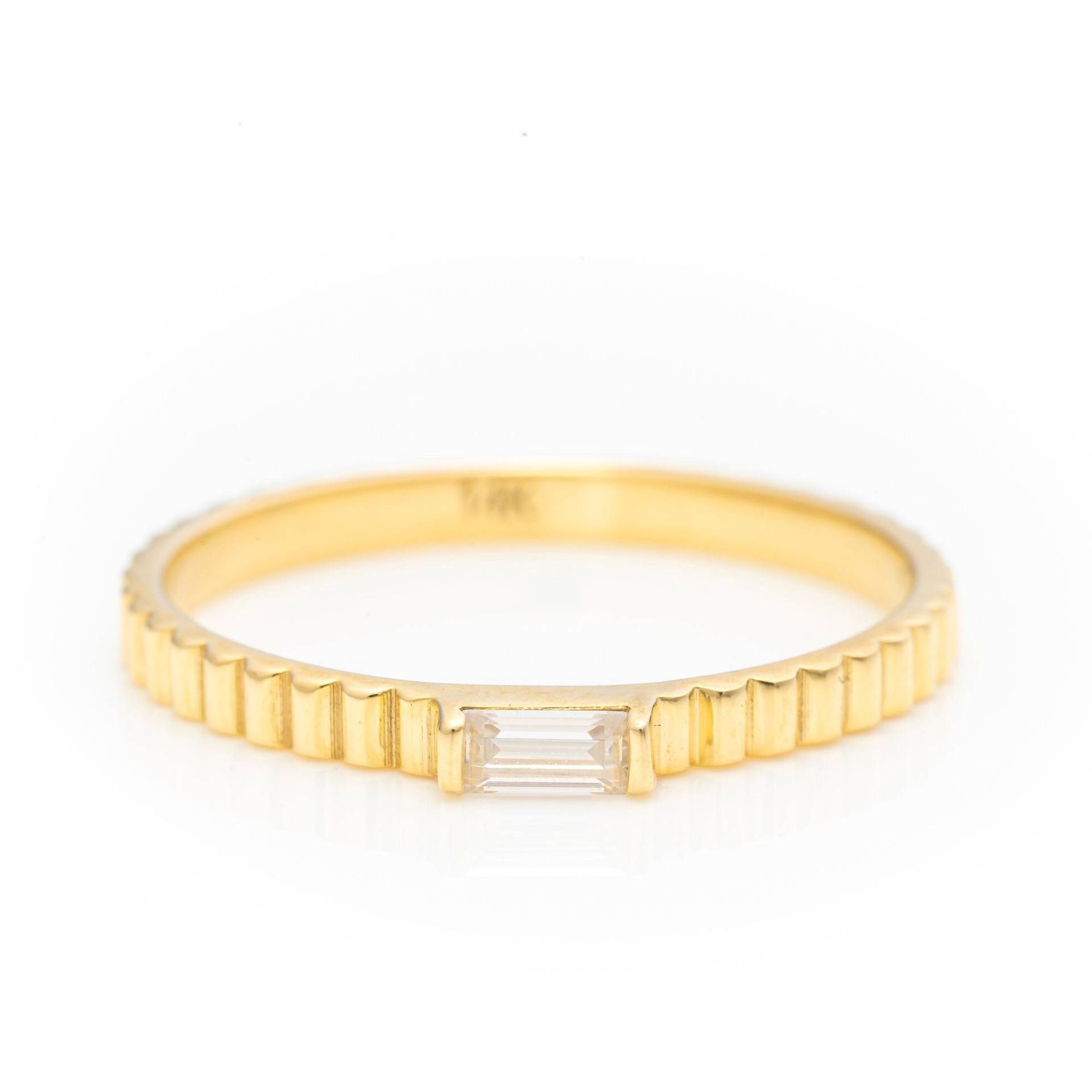 14K Solid Gold Gerippter Bandring, Solitär Baguette Ring, Echtgold Premium Handgemachter Feiner Schmuck Von Selanica von SelanicaFineJewelry