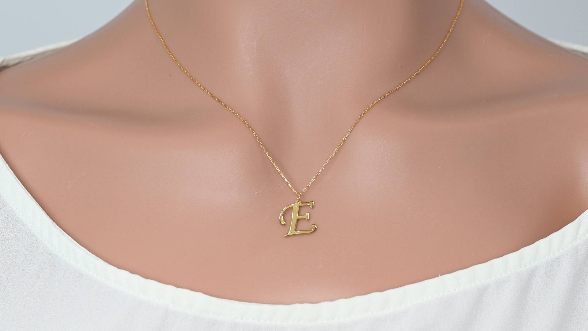 14K Solid Gold Medium Größe Buchstabe Halskette/Echt Initial Handgemachter Personalisierter Schmuck Von Selanica von SelanicaFineJewelry