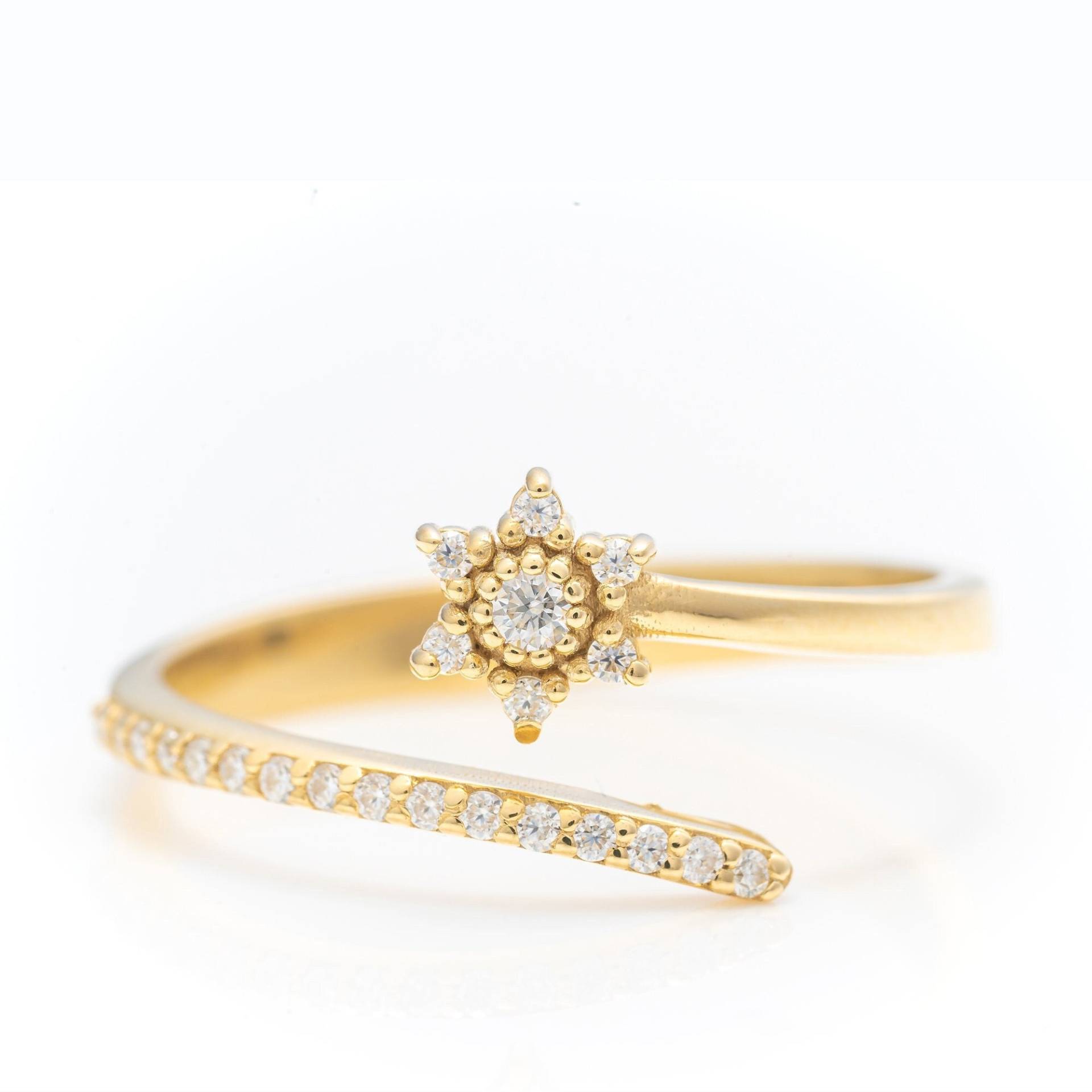 14K Solid Gold Zierlicher Blumen Ring, Echt Offenes Band Daisy Premium Pave Einstellung Einzigartiger Handgemachter Edler Schmuck Von Selanica von SelanicaFineJewelry