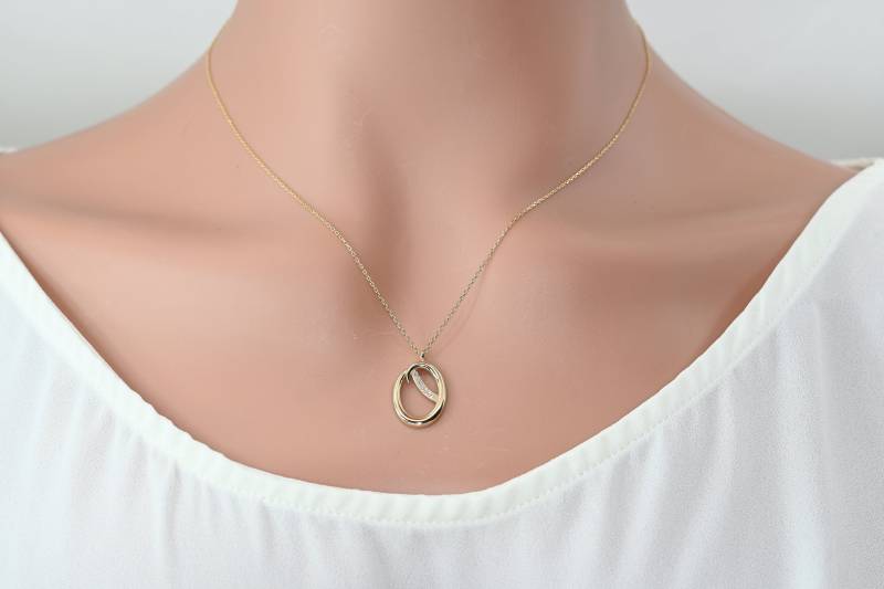 Solid Gold Buchstabe O Halskette Moissanite Initial Anhänger von SelanicaFineJewelry