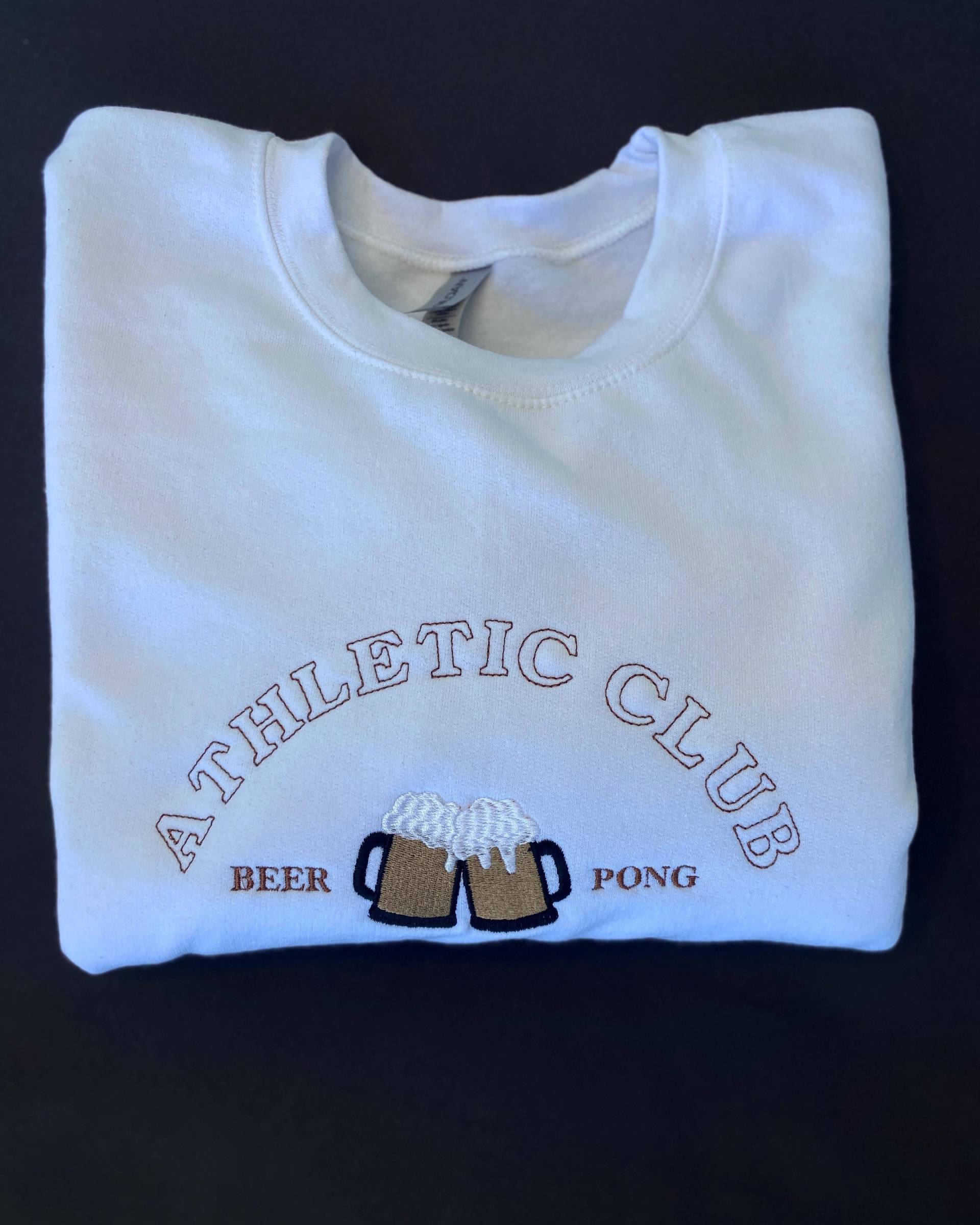 Athletic Club Beer Pong Vintage Sweatshirt Bestickt Athletic Club Beer Pong Vintage Sweatshirt Bestickt von SelbstbesticktJL