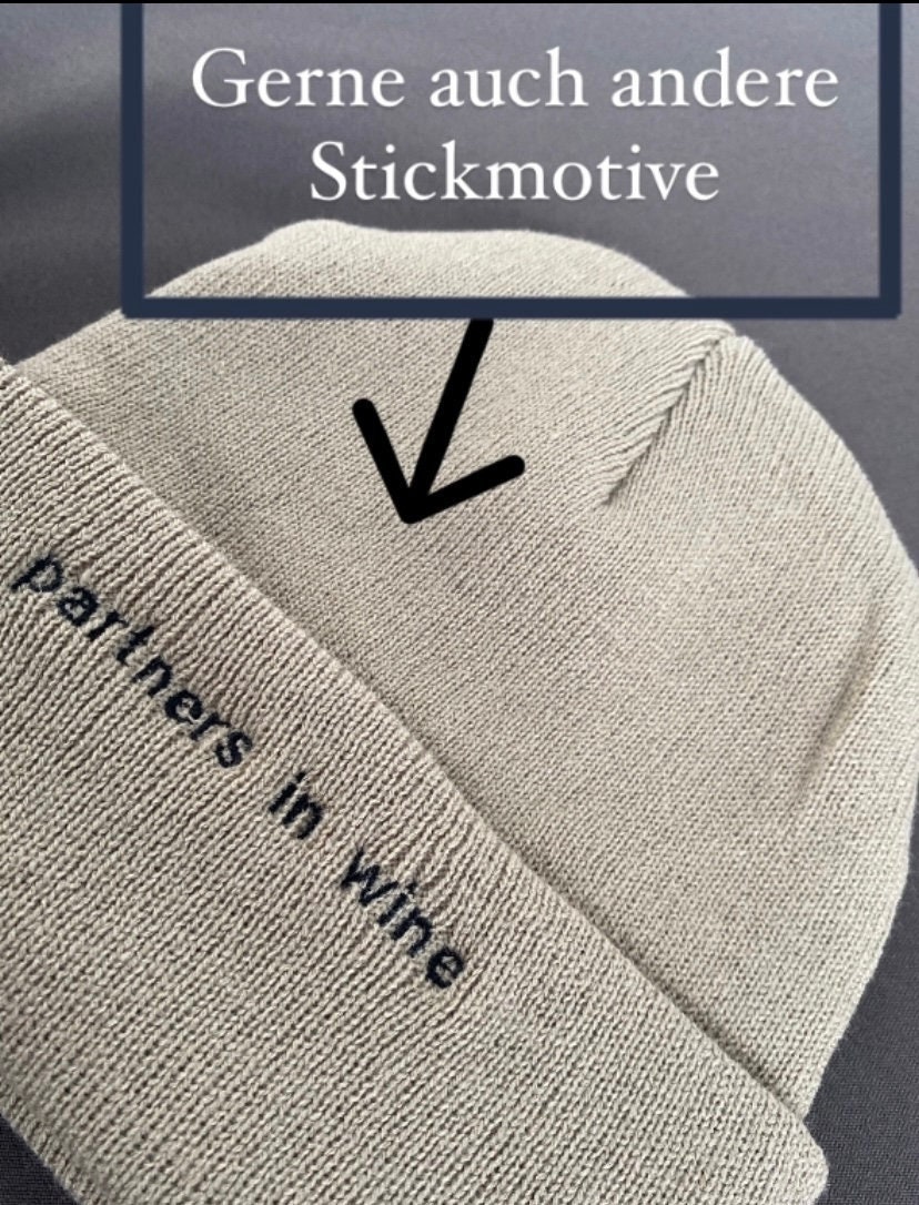 Individuelle Bestickte Beanie Partners in Wine Individuelle Bestickte Beanie Partners in Wine von SelbstbesticktJL