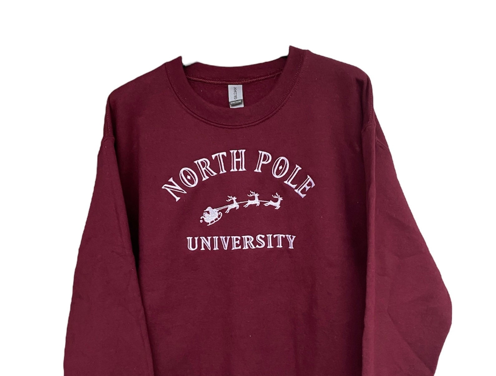 Selbstbestickter Weihnachtspullover North Pole University Selbstbestickter Weihnachtspullover North Pole University von SelbstbesticktJL