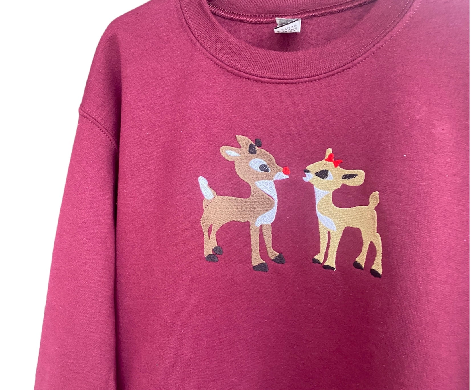 Vintage Sweater Bestickt, Pullover, Weihnachten, Rudolph Und Clarice Besticktes Sweatshirt, Reindeer Embroidery, Weihnachten Vintage Sweater Bestickt, Pullover, Weihnachten, Rudolph Und Clarice Besticktes Sweatshirt, Reindeer Embroidery, Weihnachten von SelbstbesticktJL