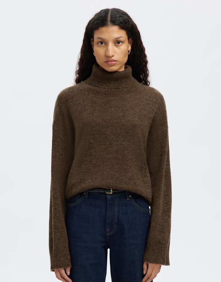 Selected Femme - Stehkragenpullover in Dachshund-Brown von Selected Femme