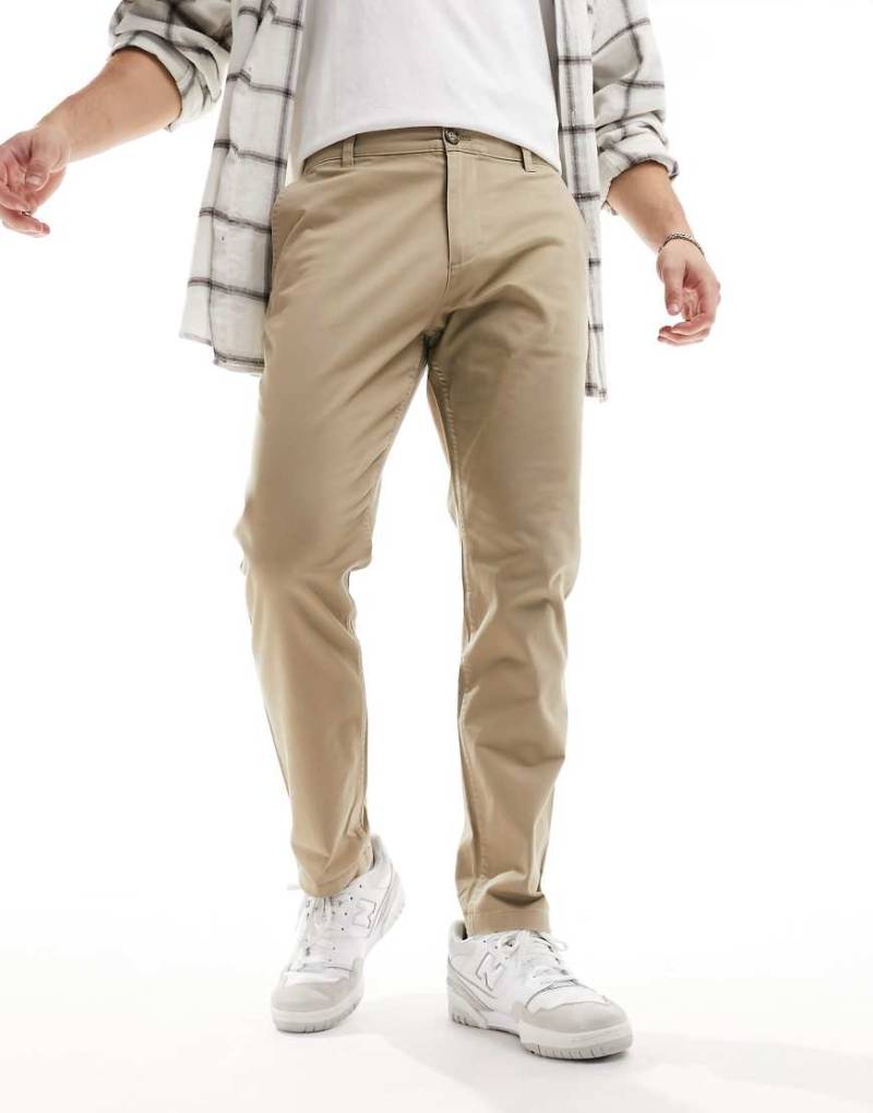 Selected - Bill - Schmal geschnittene Chinohose in Beige-Weiß von Selected