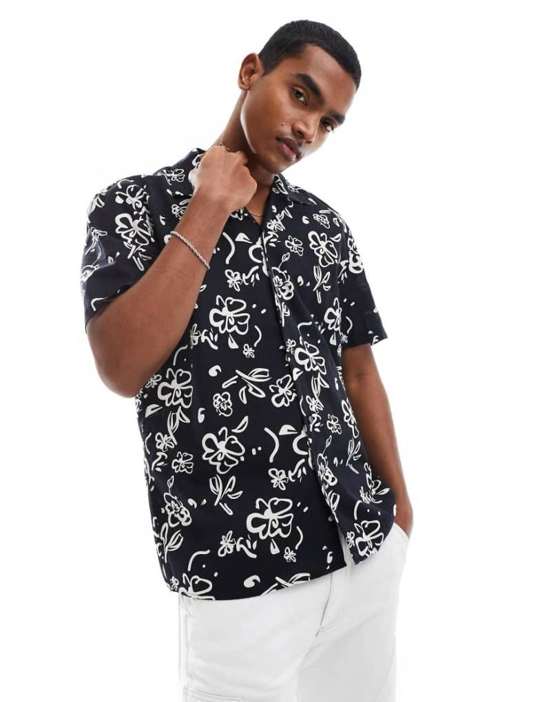 Selected - Gemustertes Hemd aus Leinenmix in Schwarz mit Reverskragen von Selected