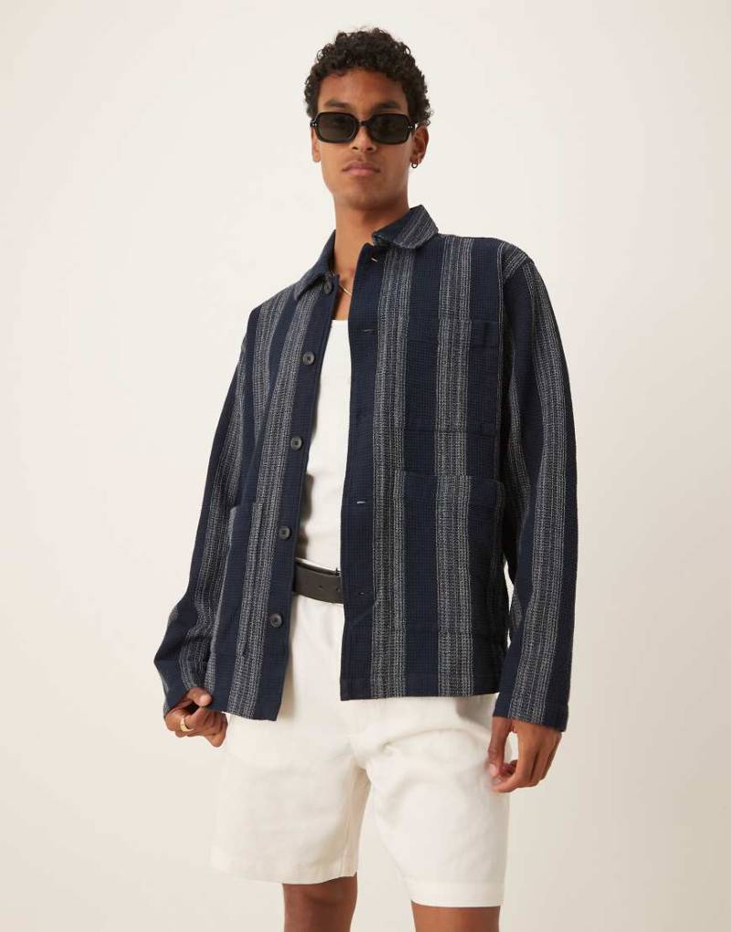 Selected Homme - Hemdjacke in gestreiftem Marineblau mit Waffelstruktur von Selected Homme