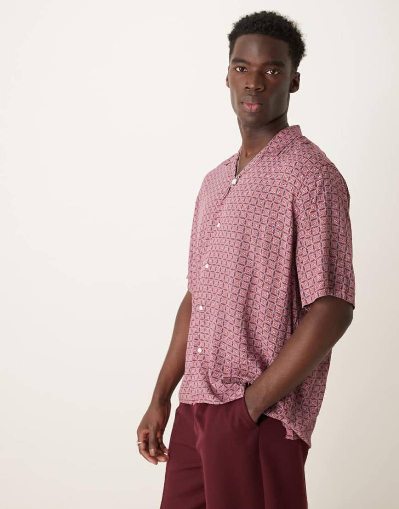 Selected Homme - Kurzärmliges Hemd in Rot mit Mandala-Muster von Selected Homme
