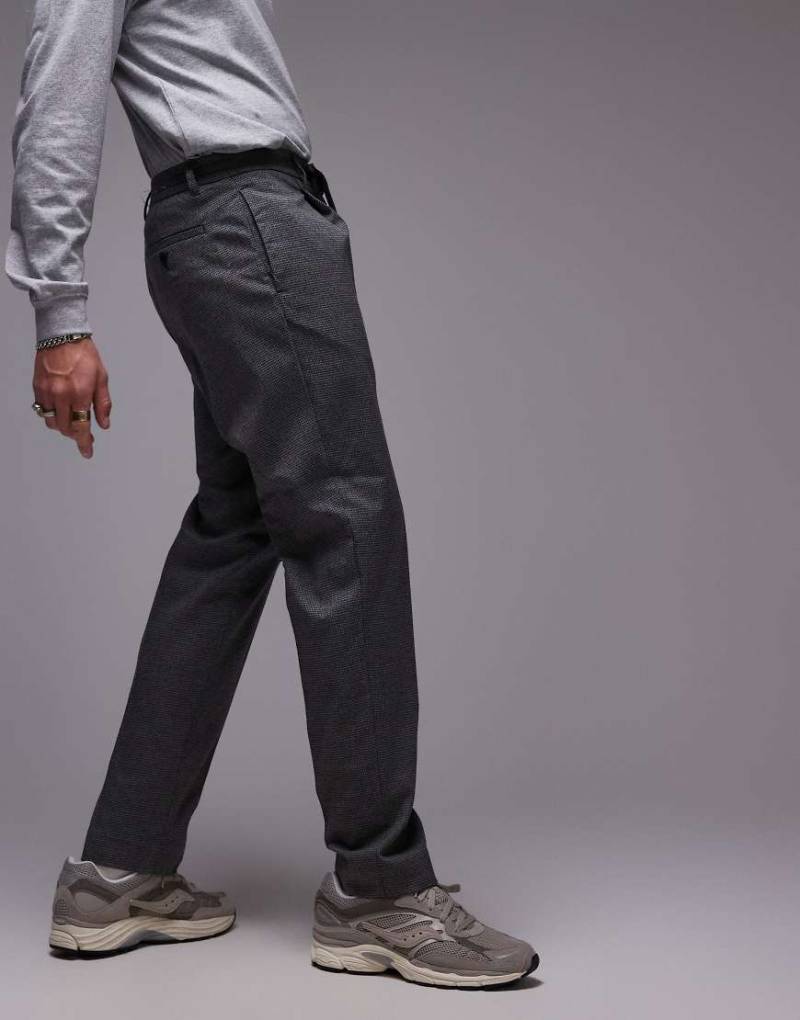 Selected - Leroy - Schmal zulaufende Hose in Grau mit Bundfalten und Nadelstreifen von Selected