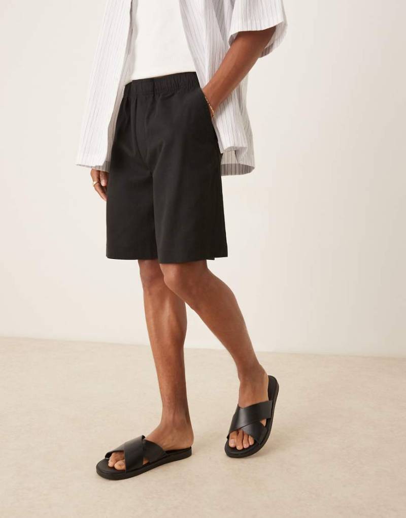 Selected - Locker geschnittene Shorts in Schwarz von Selected