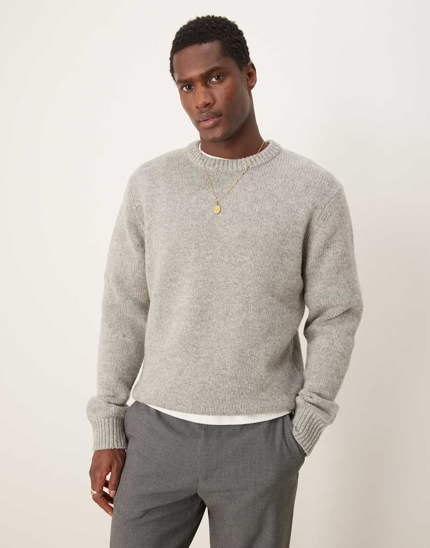 Selected Homme - Oversize-Strickpullover in Grau mit Rundhalsausschnitt Selected Homme - Oversize-Strickpullover in Grau mit Rundhalsausschnitt von Selected Homme
