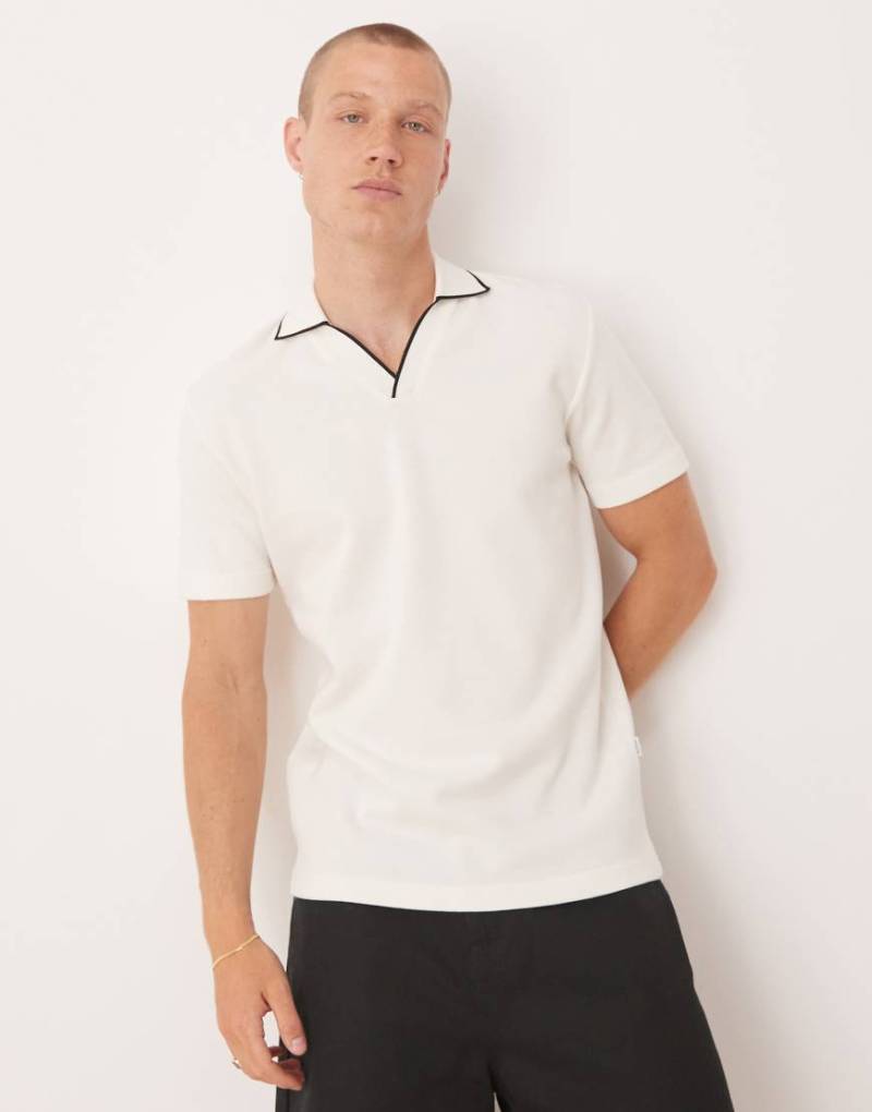 Selected - Polohemd in Creme mit geschlitztem Ausschnitt-Weiß von Selected