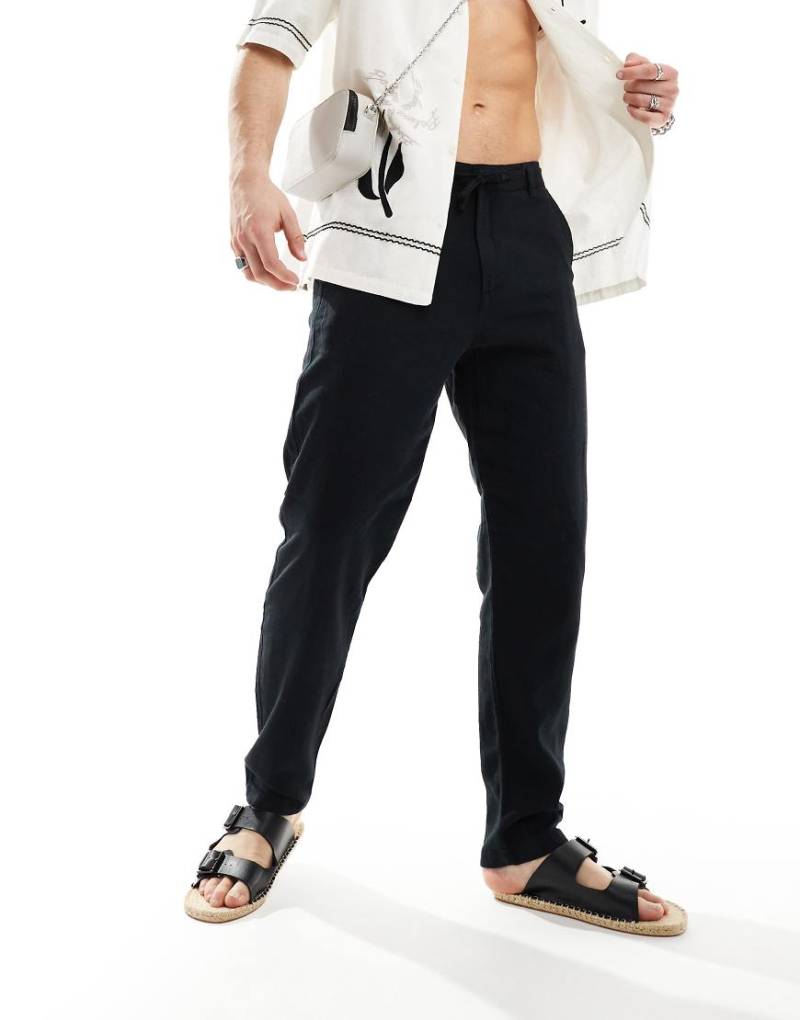 Selected - Schmal zulaufende Leinenhose in Schwarz mit schmalem Schnitt von Selected