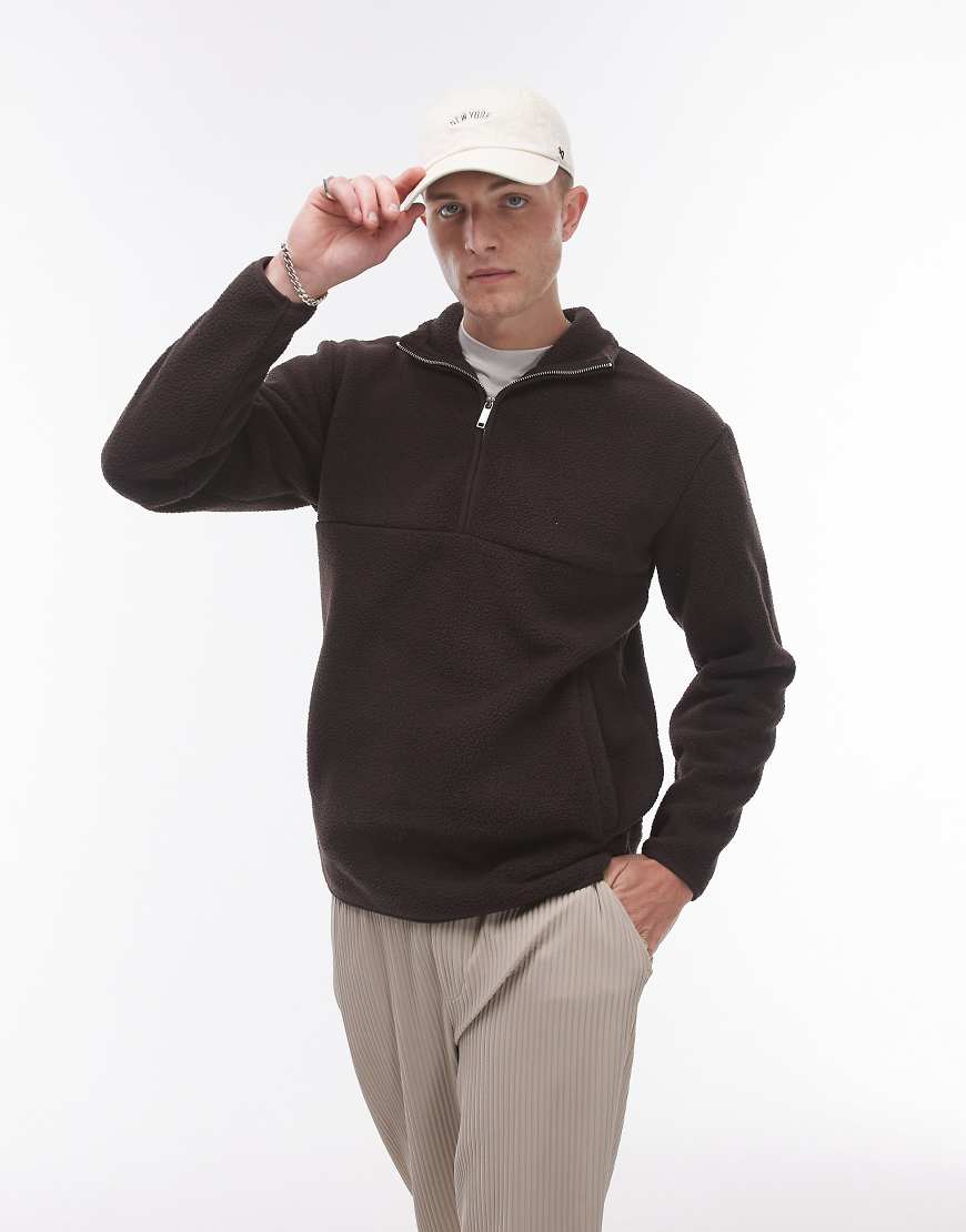 Selected Homme - Sweatshirt aus Teddyfell in Braun mit kurzem Reißverschluss Selected Homme - Sweatshirt aus Teddyfell in Braun mit kurzem Reißverschluss von Selected Homme
