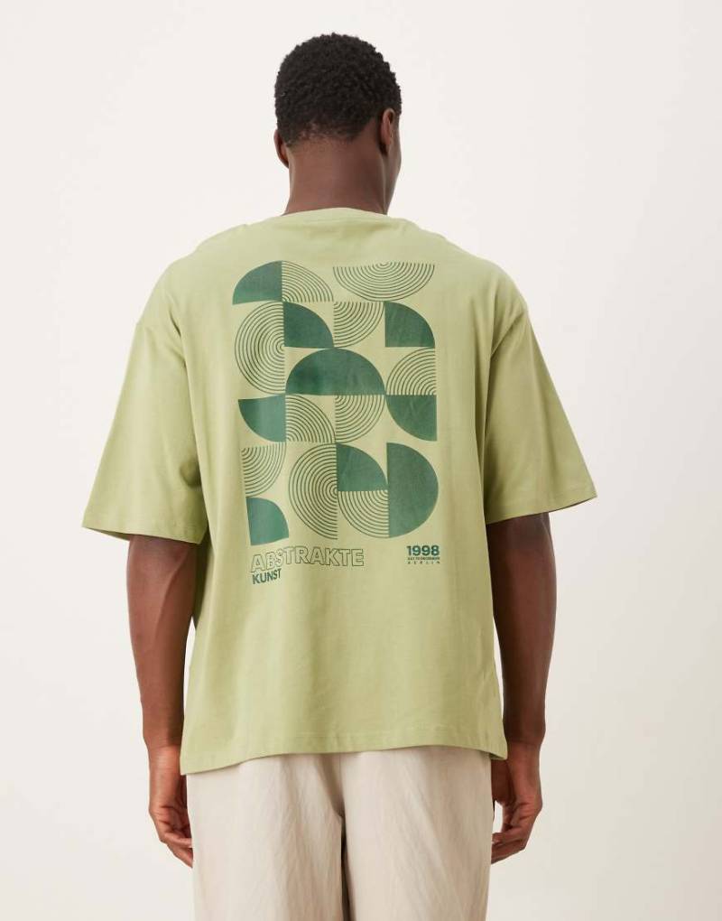 Selected - Oversize-T-Shirt in Grün mit abstraktem Print auf dem Rücken Selected - Oversize-T-Shirt in Grün mit abstraktem Print auf dem Rücken von Selected Homme